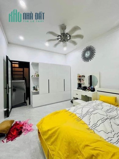 Hơn 2 Tỷ Có Hộ Khẩu Đống Đa Hà Nội. Nhà Thiết Kế Đẹp Hợp Lý. Chủ Thiện Chí Bán. Sổ Đỏ Sẵn Sàng Giao