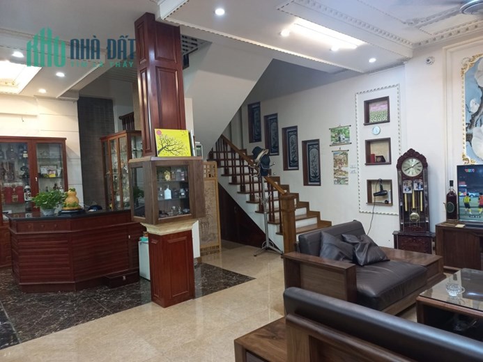 Bán Biệt Thự VIP Văn Phú, Hà Đông, Nội Thất Đẹp, Ở Đẳng Cấp, 180m2 3T MT27m, Chỉ 20 tỷ