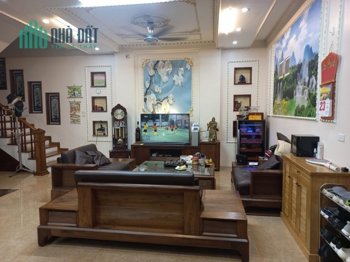 Bán Biệt Thự VIP Văn Phú, Hà Đông, Nội Thất Đẹp, Ở Đẳng Cấp, 180m2 3T MT27m, Chỉ 20 tỷ