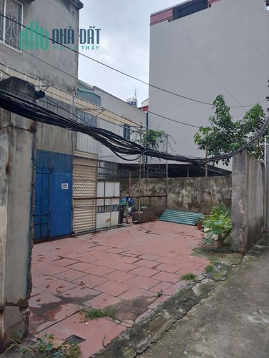 Rẻ, 2 tỷ 6 có đất Thạch Bàn 38m, ngõ rộng ô tô vào nhà thoải mái, thoáng sáng, gần phố.