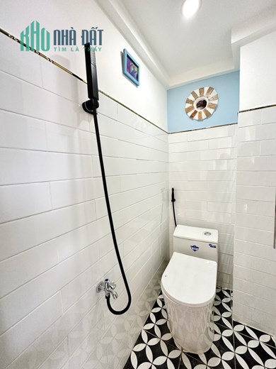 NHÀ ĐẸP 3 TẦNG P11 BÌNH THẠNH - 10M RA HXH TRÁNH - 3.9 TỶ.
