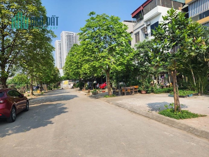 Bán đất Vạn Phúc, Hà Đông, phân lô ô tô, 180m2, mặt tiền 7m giá 13 tỷ, cực hiếm