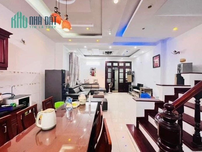 Bán nhà riêng Cầu Giấy 5 tầng,mua bán nhà riêng Dịch Vọng Hậu 7 tỷ(TL) ôtô cách 35m