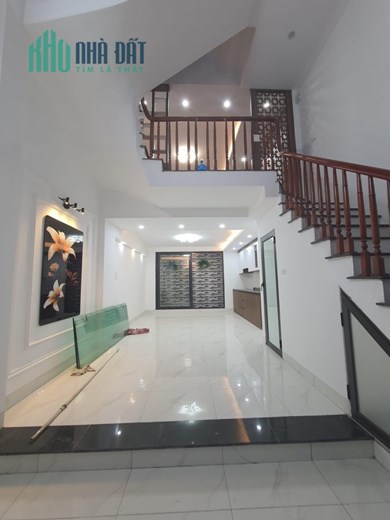 Bán Nhà Bùi Xương Trạch 42mx5 tầng-ngõ thông-nhà mới-4PN-ở ngay 4,9  tỷ thiếtt kế hiện đại.