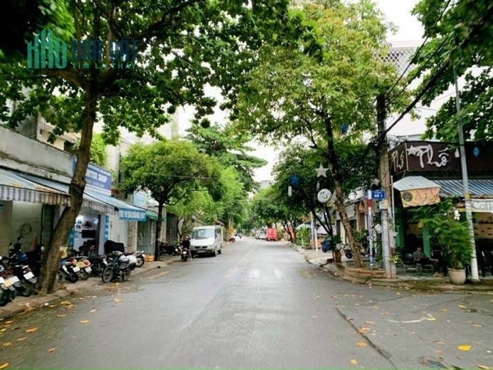 Cần bán nhà 13 tỷ MT: 5m - Mặt phố Nguyễn Trường Tộ, 35mx5T, SĐCC