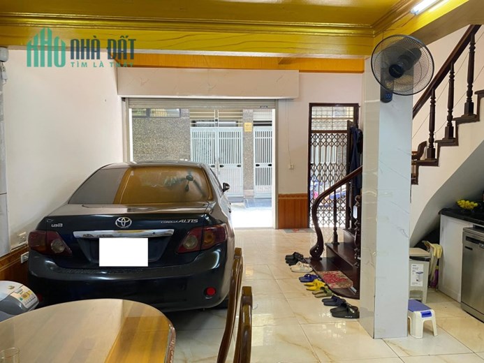 Phân lô Ô tô tránh Đường Láng, Đống Đa, 44m2 5T, MT 5.3m, Chỉ 11 Tỷ