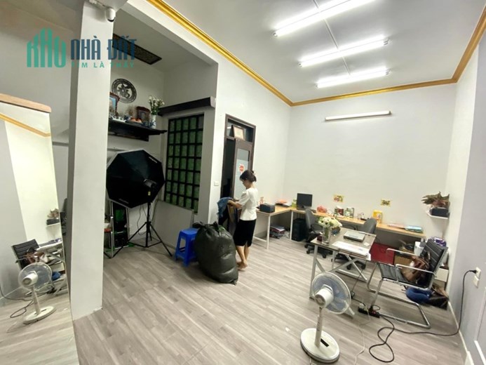 Phân lô Ô tô tránh Đường Láng, Đống Đa, 44m2 5T, MT 5.3m, Chỉ 11 Tỷ
