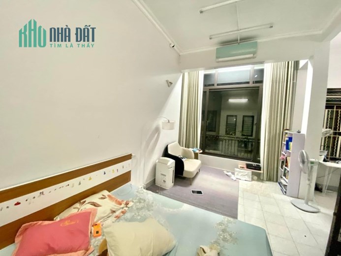 Phân lô Ô tô tránh Đường Láng, Đống Đa, 44m2 5T, MT 5.3m, Chỉ 11 Tỷ