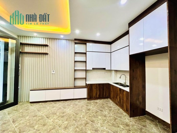 7 TẦNG THANG MÁY - MỚI ĐẸP - LÔ GÓC - FUII NỘI THẤT -  12 PHÒNG KHÉP KÍN - GẦN PHỐ - DÒNG TIỀN