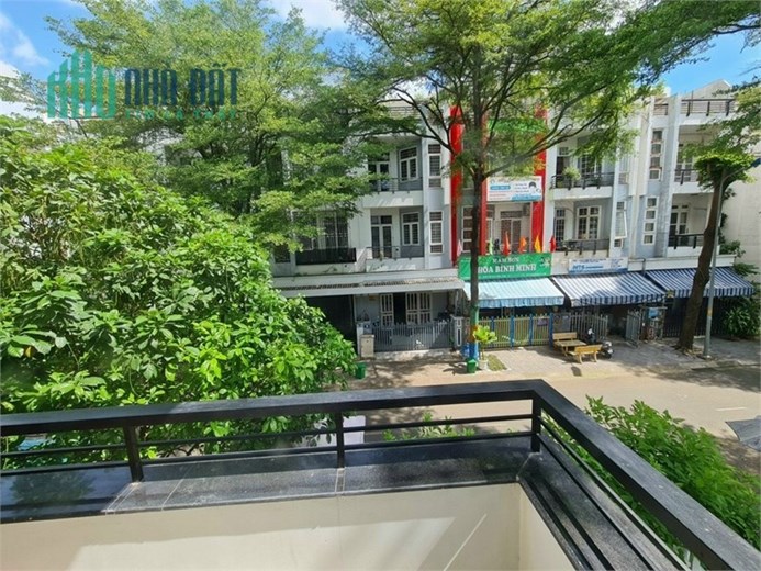 KDC Gia Hòa Quận 9, DT:7x20m 1T3L full nội thất giá 13.5 tỷ TL, bao test giá nhẹ hơn thị trường 3 tỷ