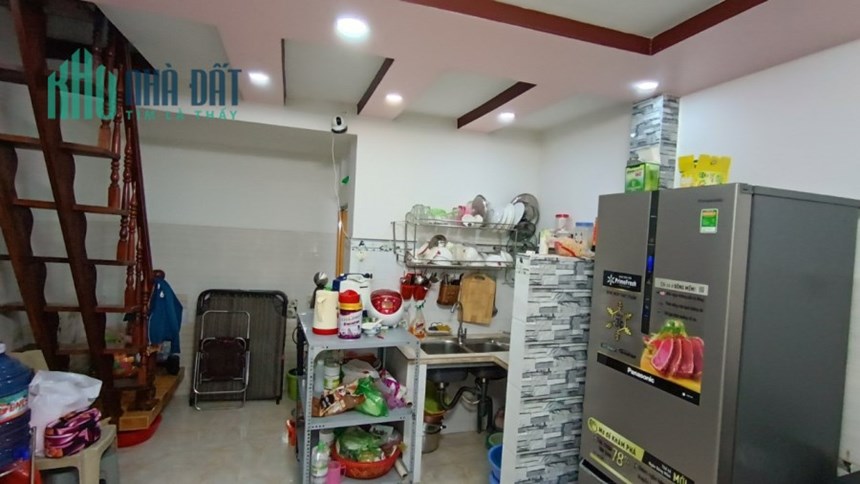 Nhà bán hxh Đường Số 18E Bình Hưng Hòa A Bình Tân 2.1 tỷ