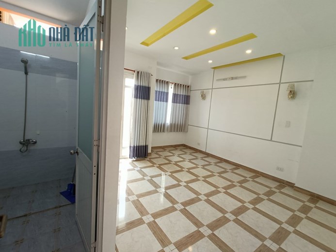 CHỈ 5 TỶ 750TR  CÓ NGAY NHÀ BÌNH TÂN_HƯƠNG LỘ 2 - 4 TẤM - DT 5.5x 17.5 - HẺM 8M THÔNG - GIÁP TÂN