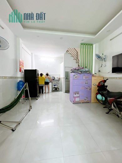 Bán NHÀ RẺ Đẹp Tôn Đản Q4 Ngang 4.5 x 8m đúc 4 tấm
 có 3 tỷ cách Q1-100 m- Giảm 100 triệu ngân