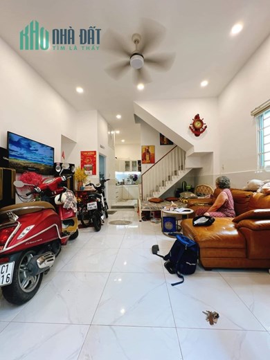 Bán nhà Đẹp Rẻ Q4 Tôn Đản Ngang 4.5x9m 2 tấm có 3tỷ hơn 
ngân hàng cho vay 2 tỷ hơn
