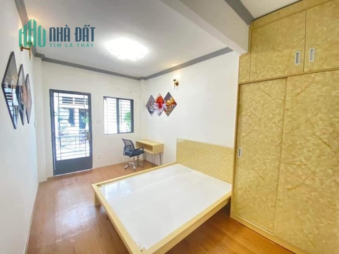 Bán NHÀ RẺ Đẹp Q4 Đoàn Văn Bơ cách Q 1- 50m
 Ngang 3.1nở hậu 3.3x11m đúc mới 2tấm 
GIẢM 1tỷ giá