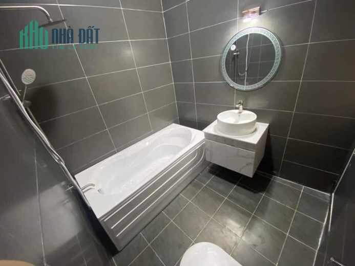 Bán NHÀ RẺ Đẹp Q4 Đoàn Văn Bơ cách Q 1- 50m
 Ngang 3.1nở hậu 3.3x11m đúc mới 2tấm 
GIẢM 1tỷ giá