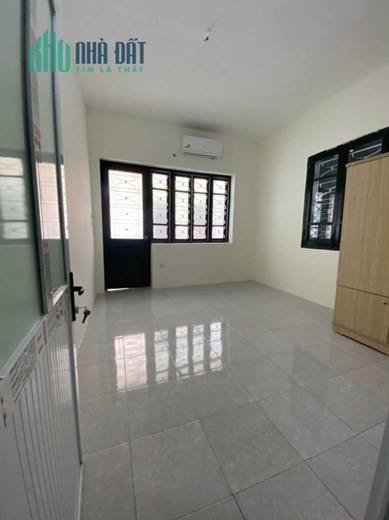 Bán nhà TT Vĩnh Tuy-chỉ 1 tỷ hơn- sdtt 90m2-chỉ gần 20tr/m2 đất sử dụng- sổ đỏ CC- ô tô đỗ cầu