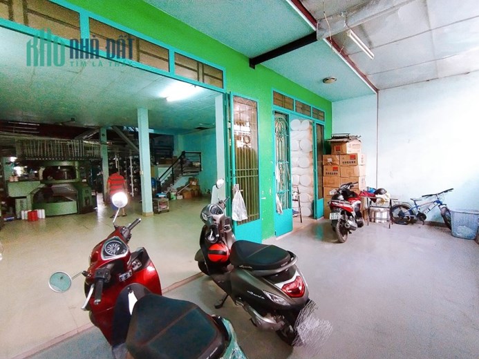 Bán nhà Mặt tiền đường Âu Cơ ngay Bàu Cát - Luỹ Bán Bích, 7.7x26m, Cấp 4, xây 9 Tấm, 30.9 tỷ