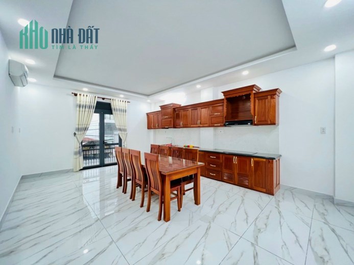 Giá siêu tốt - 11.8 tỷ TL, nhà 2 lầu MT Huỳnh Văn Nghệ, p15, Tân Bình