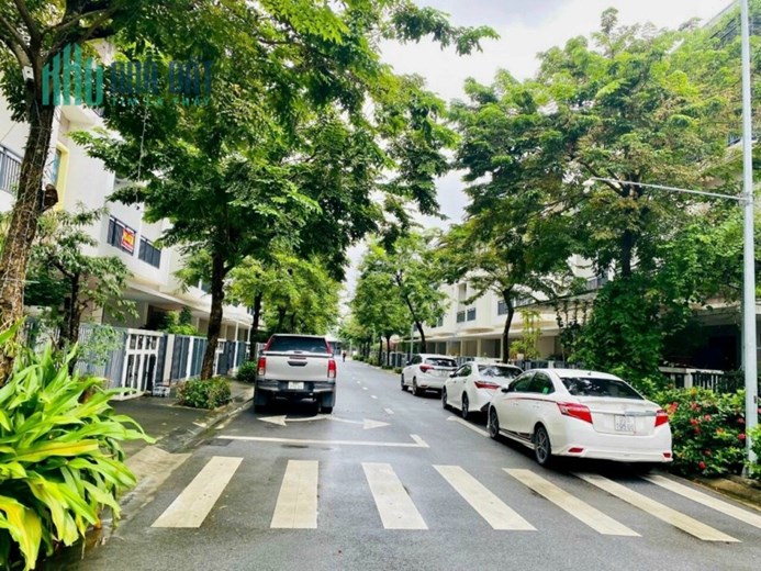 Bán nhà liền kề 3 tầng diện tích 75m đạ hoàn thiện đang cho thuê giá cạnh tranh tốt nhất, sổ hồng