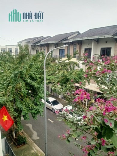 Bán nhà liền kề 3 tầng diện tích 75m đạ hoàn thiện đang cho thuê giá cạnh tranh tốt nhất, sổ hồng