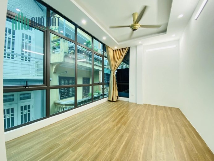 Hiếm. Nhà đẹp Đống Đa 50m* 5 tầng, ô tô tránh, kinh doanh, thang máy.