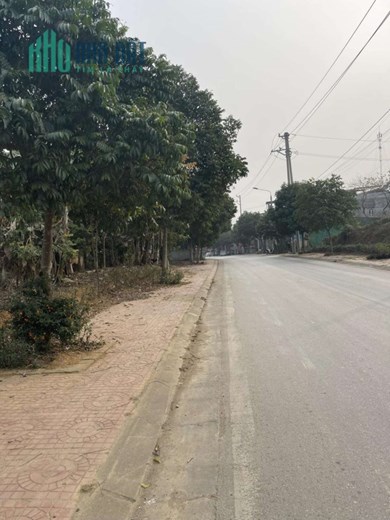 Bán đất gần nhà hàng Hoàng Long, đường tỉnh 977 cách mặt đường 10m trục chính