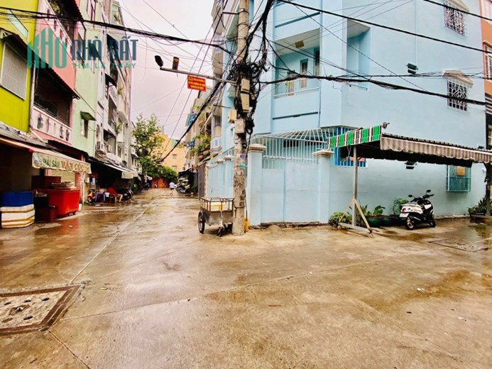 Bán căn hộ dịch vụ 8 tầng Đường Phạm Văn Hai, Quận Tân Bình, 300m2