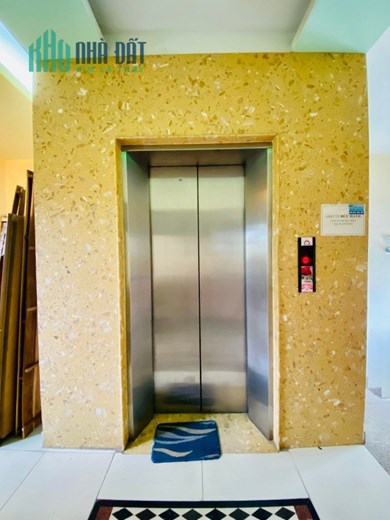 Bán căn hộ dịch vụ 8 tầng Đường Phạm Văn Hai, Quận Tân Bình, 300m2