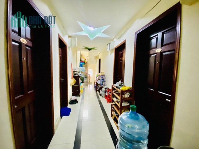 Bán căn hộ dịch vụ 8 tầng Đường Phạm Văn Hai, Quận Tân Bình, 300m2