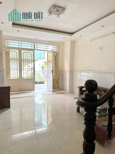 Cho thuê NNC hẻm ôtô đường Hưng Phú P10. Q8. Giá 10 triệu