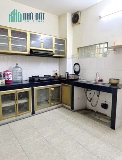 Cho thuê NNC hẻm ôtô đường Hưng Phú P10. Q8. Giá 10 triệu