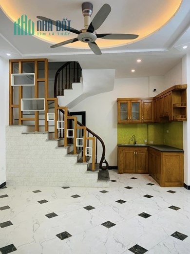 Bán nhà đẹp phố Yên Lạc, vài bước ra Mặt Phố, Ô tô đỗ cổng, tiện ích xung quanh ngập tràn