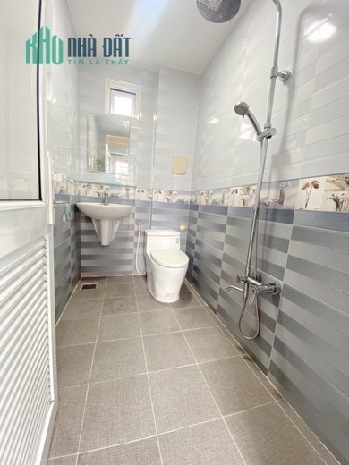 Nhà bán 3 mặt hẻm ô tô 109 Dương Bá Trạc 3 tầng P1Q8 giá 7.9tỷ