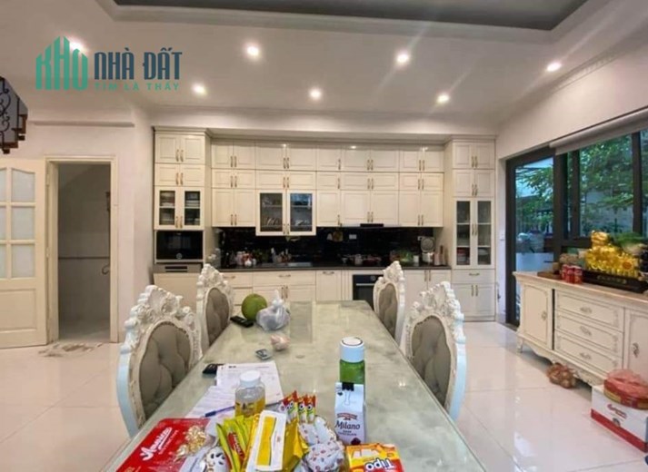 Mặt phố Chiến Thắng sầm uất gần hồ Văn Quán, 2 mặt đường 85m2 chỉ 17.38 tỷ. LH 0989.62.6116