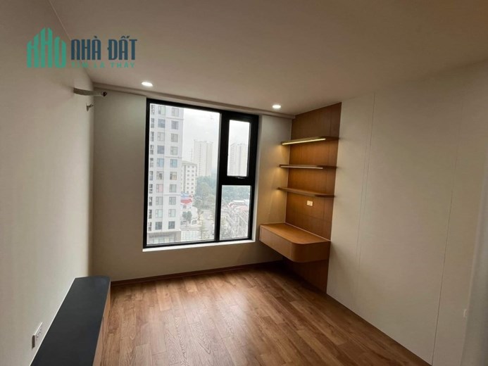 Bán phá giá. Căn 3PN giá 2,2 tỷ. Ngay bến xe nước ngầm.
