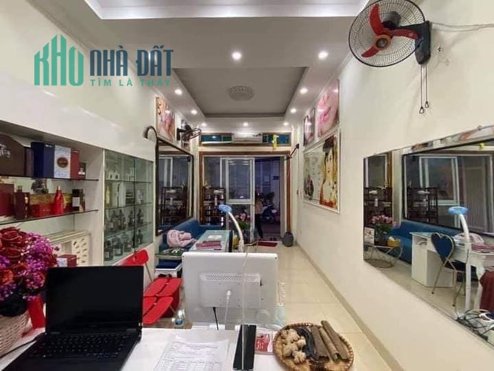 Bán nhà Võ Văn Dũng, Đống Đa, 32 xây 4 tầng, vỉa hè, ô tô, kinh doanh sầm uất