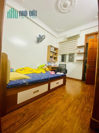 GẤP. Giảm Nửa Tỷ nhà tự  xây Hai Bà Trưng, tặng nội thất, gần  Phố. Diện tích 55m*5T*mặt tiền 4.3m.