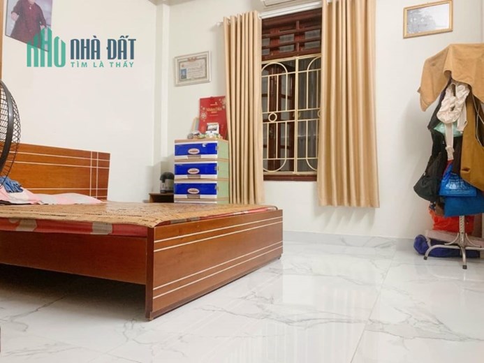 Chính chủ cần bán nhà Trung Kính 60m2 x 4 tầng, TT Cầu Giấy, nhà đẹp, gần phố, 7.95 tỷ