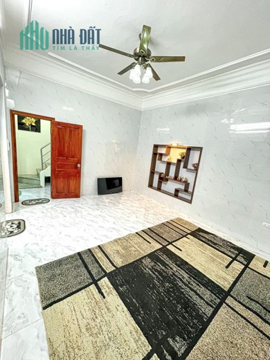 Bán nhà Nguyễn Đức Cảnh, 48m x 4 tầng, 4.15 tỷ, ô tô đỗ cổng