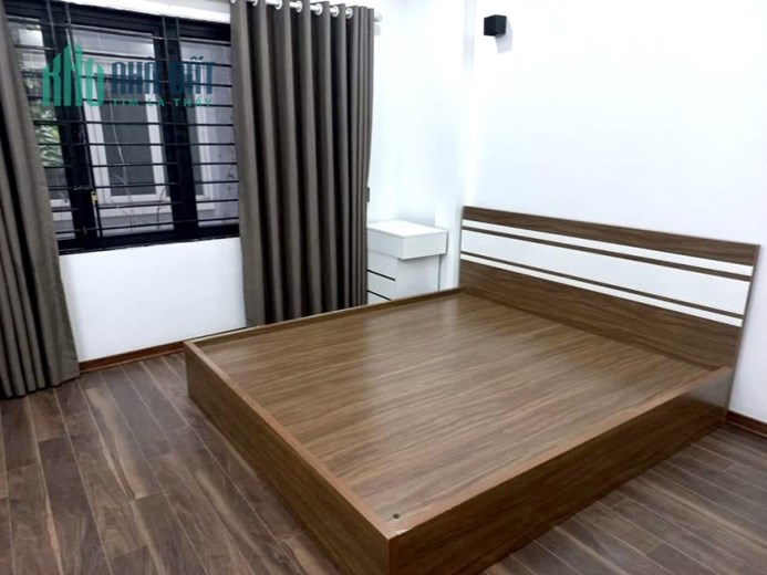 Bán nhà Tân Mai, 45m x 5 tầng, 4.8 tỷ, ô tô đỗ cổng
