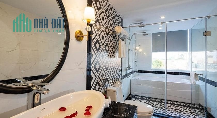 Bán Nhà Mặt Phố Lô Góc Văn Miếu Quốc Tử Giám 7 Tầng, Mặt Tiền Khủng, Đẳng Cấp Sang Xịn