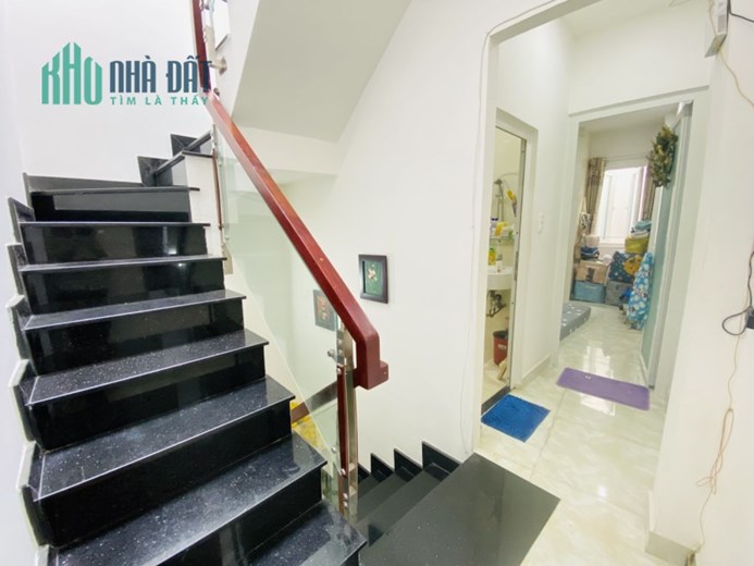 Siêu rẻ nhà Phường4 Quận3 35m2 3lầu 4tỷ500triệu.