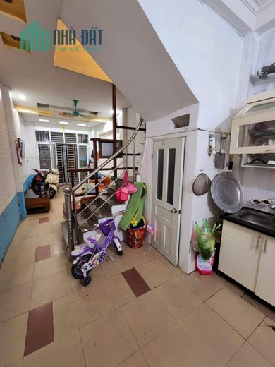 Bán nhà Định Công 35m2 5 tầng 3,7 tỷ nhà ngõ nông, OTO cách 10m