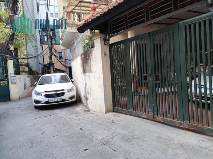 Bán đất Lạc Long Quân, Cầu Giấy. 172m2; MT10.5m; giá 33 tỷ. Phương