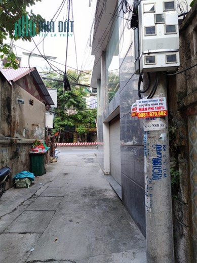 Bán đất Lạc Long Quân, Cầu Giấy. 172m2; MT10.5m; giá 33 tỷ. Phương
