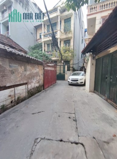 Bán đất Lạc Long Quân, Cầu Giấy. 172m2; MT10.5m; giá 33 tỷ. Phương