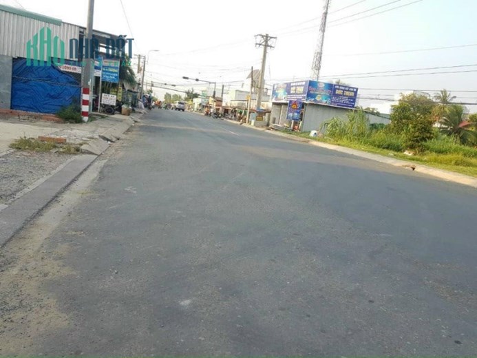 Bán đất mặt tiền DT833 thị trấn Tân Trụ huyện Tân Trụ.