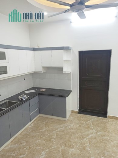 Bán nhà ngõ 588 Thiên Lôi, diện tích 48m 3 tầng lô góc cực đẹp, GIÁ 2.9 tỉ ô.tô đỗ cạnh nhà