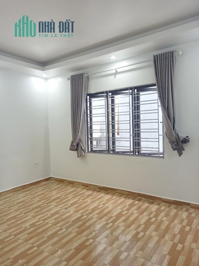 Bán nhà ngõ 588 Thiên Lôi, diện tích 48m 3 tầng lô góc cực đẹp, GIÁ 2.9 tỉ ô.tô đỗ cạnh nhà